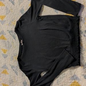 Black knit long crop long sleeve shirt medium